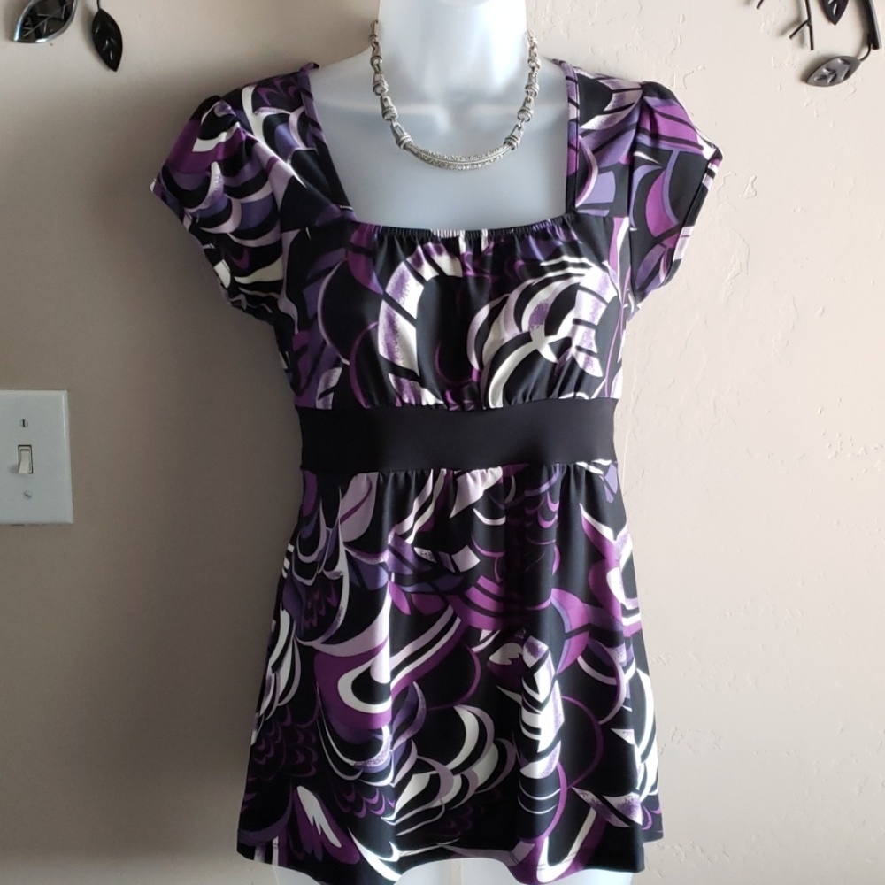 Fylo Square neck Top